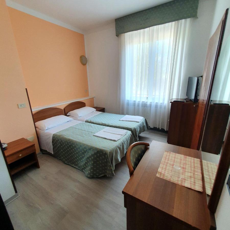 Hotel Perla Massa Lombarda Extérieur photo