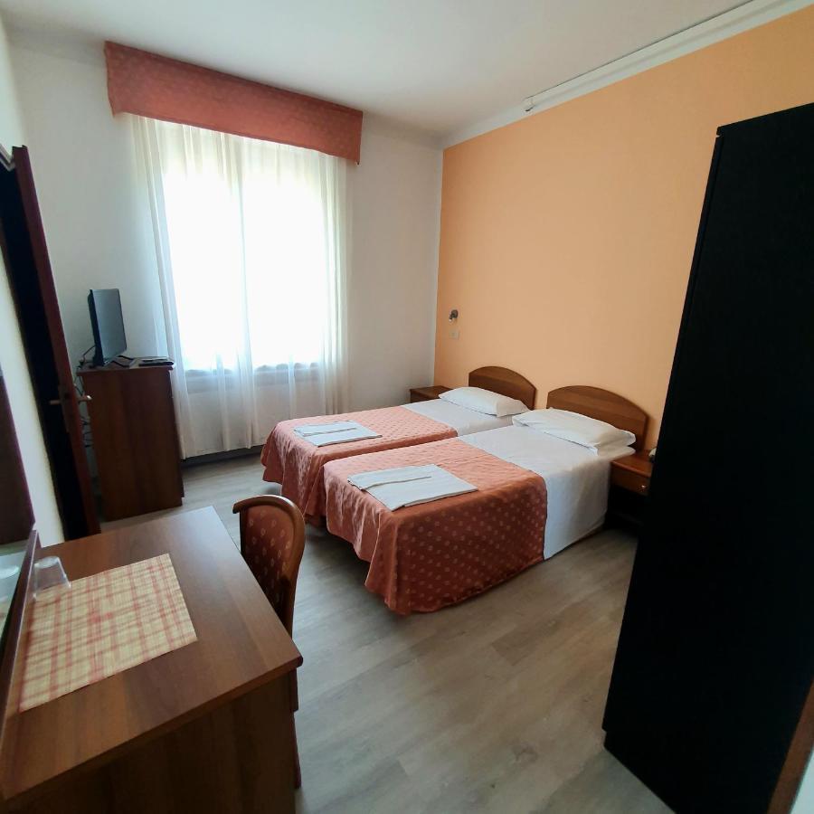 Hotel Perla Massa Lombarda Extérieur photo
