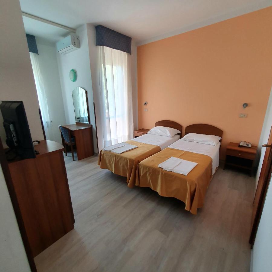 Hotel Perla Massa Lombarda Extérieur photo