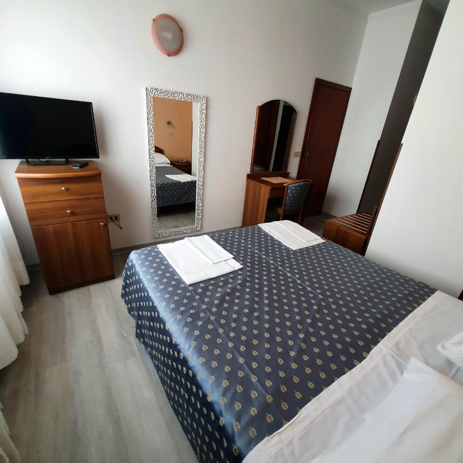 Hotel Perla Massa Lombarda Extérieur photo