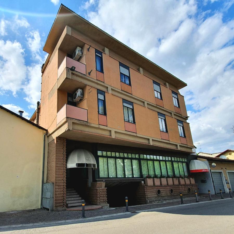 Hotel Perla Massa Lombarda Extérieur photo