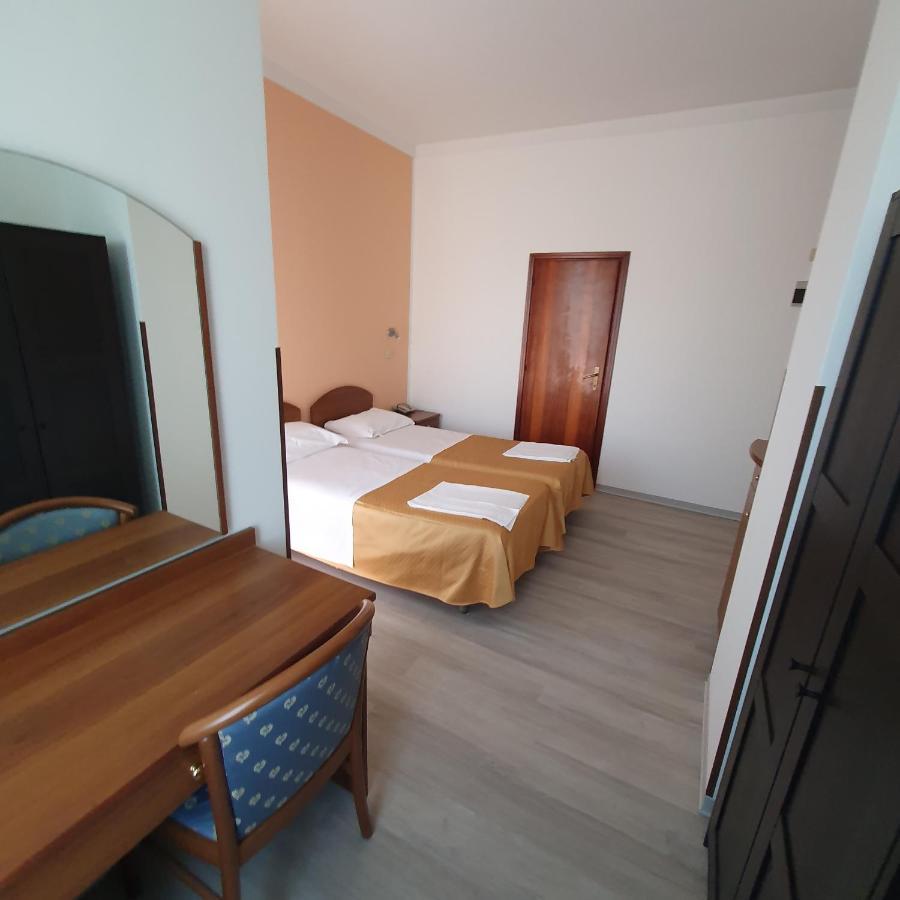Hotel Perla Massa Lombarda Extérieur photo