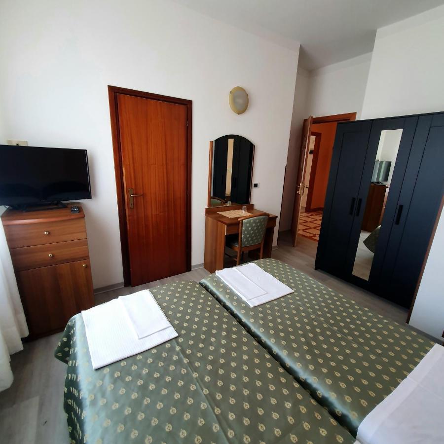 Hotel Perla Massa Lombarda Extérieur photo