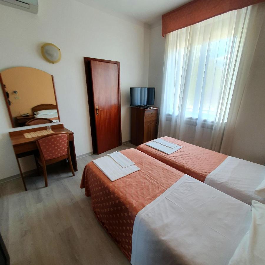 Hotel Perla Massa Lombarda Extérieur photo