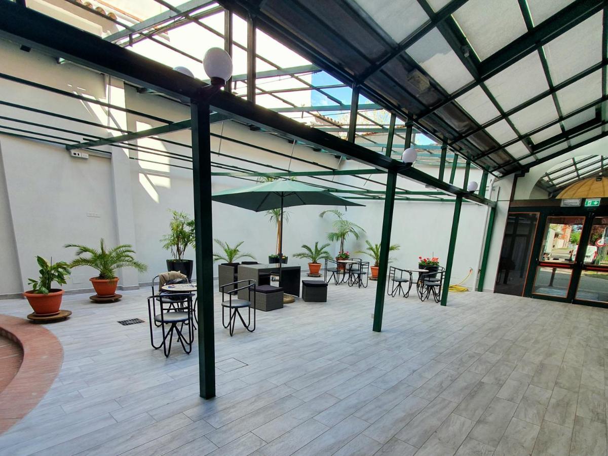 Hotel Perla Massa Lombarda Extérieur photo