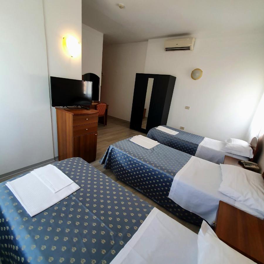 Hotel Perla Massa Lombarda Extérieur photo