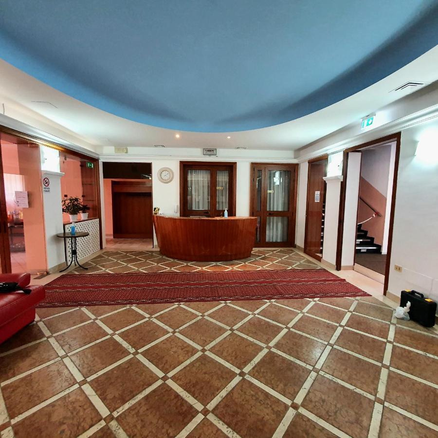 Hotel Perla Massa Lombarda Extérieur photo