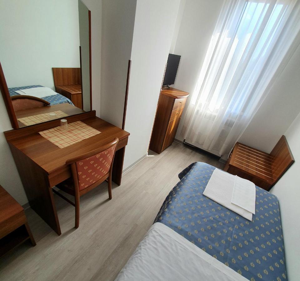 Hotel Perla Massa Lombarda Extérieur photo