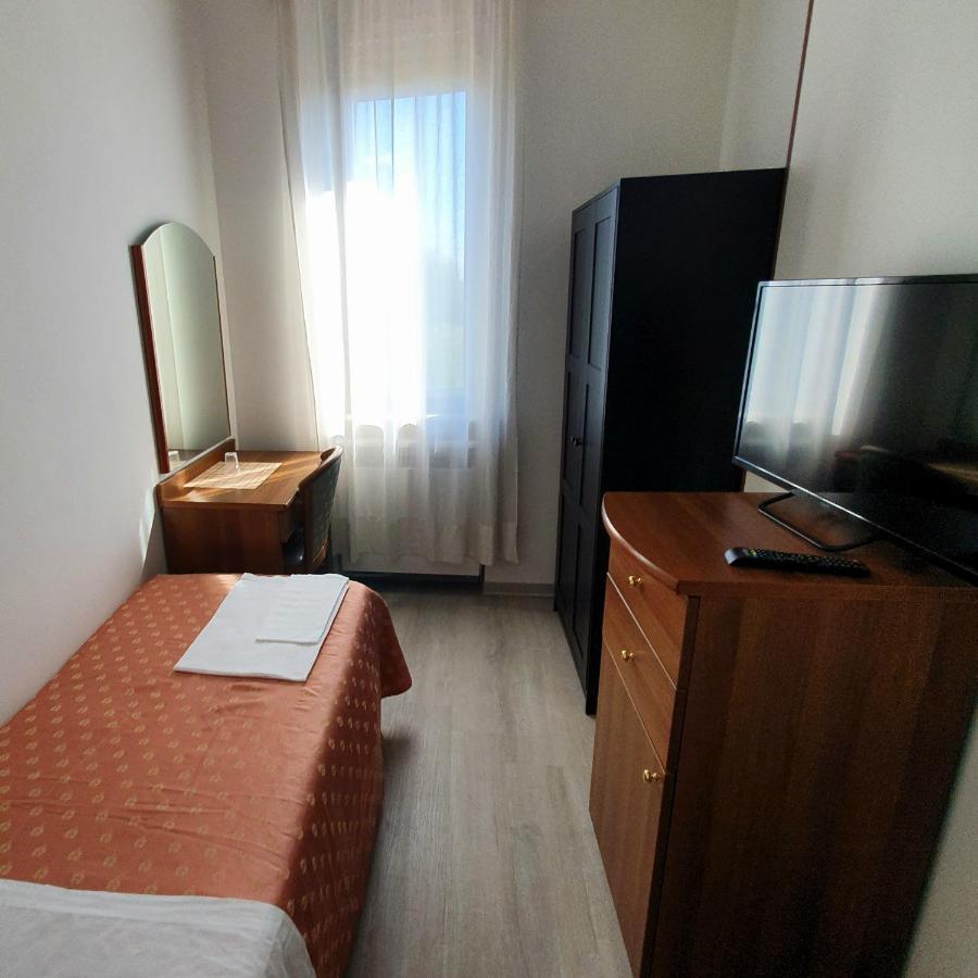 Hotel Perla Massa Lombarda Extérieur photo