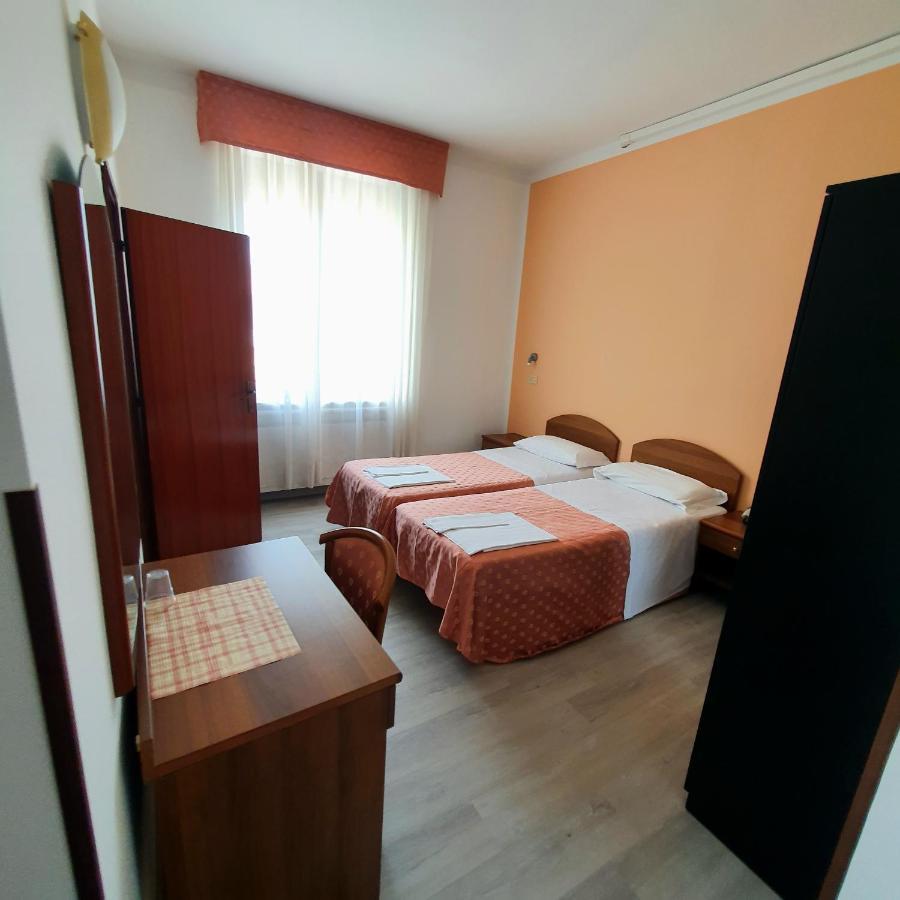 Hotel Perla Massa Lombarda Extérieur photo