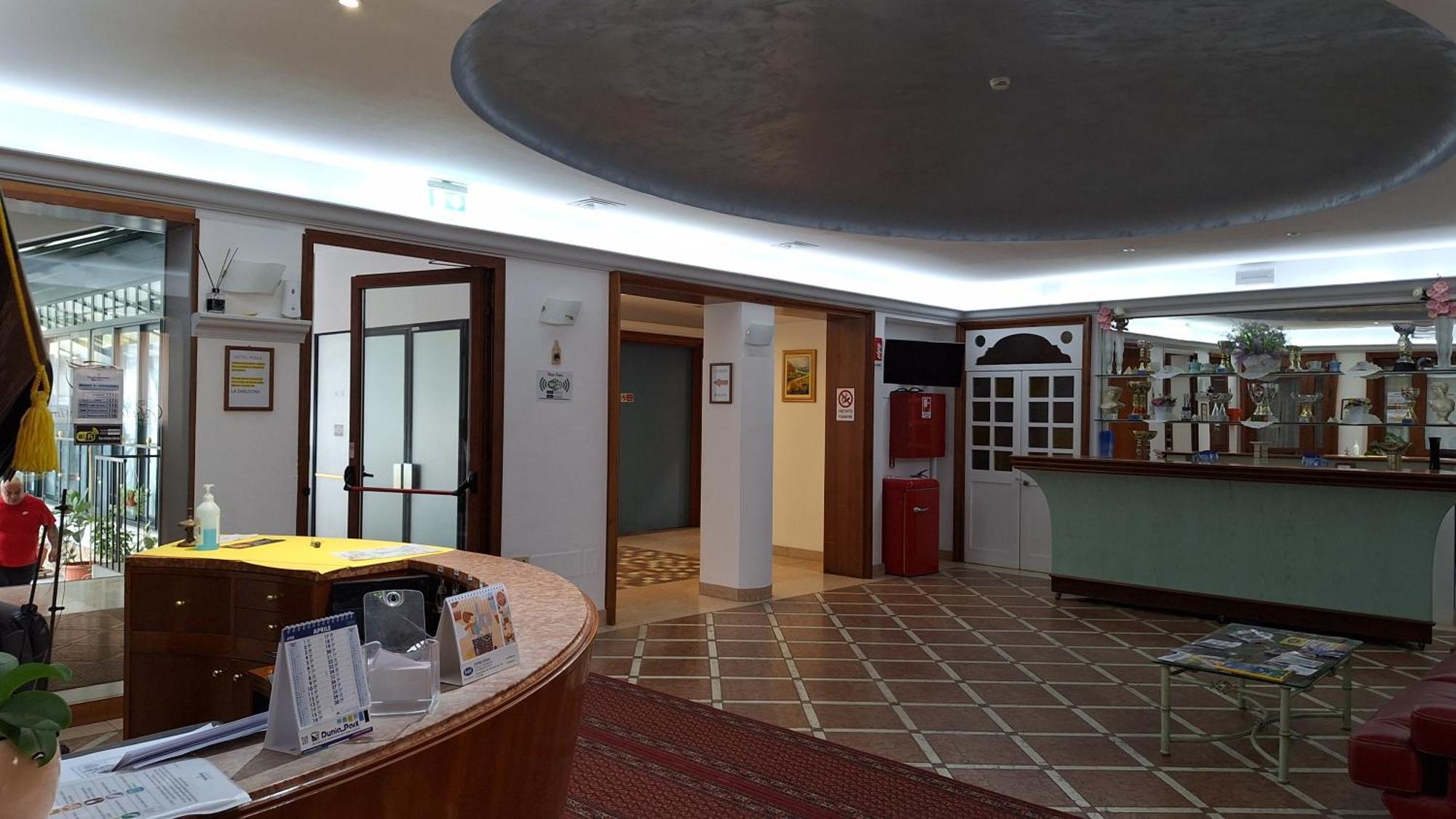 Hotel Perla Massa Lombarda Extérieur photo